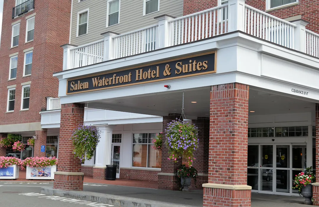 Salem Waterfront Hotel & Suites-1